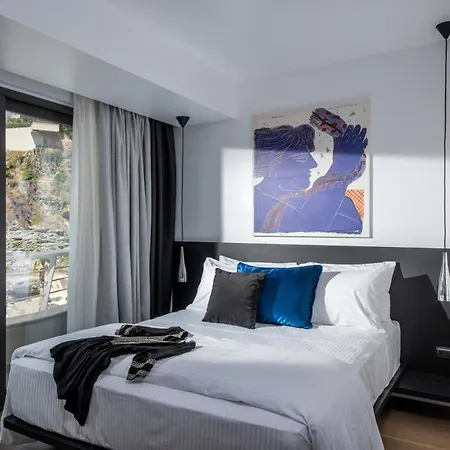 Made By The Sea 8 Bdrm
