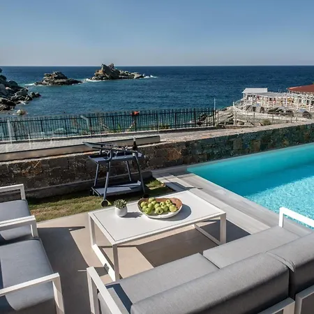 Made By The Sea 8 Bdrm *