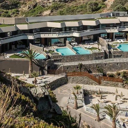 Made By The Sea 8 Bdrm
